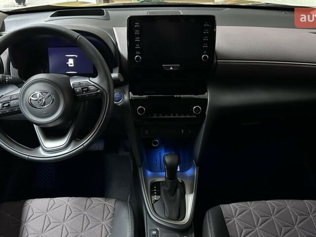 купить новое авто Тойота Yaris Cross 2024 года от официального дилера Тойота на Столичному Тойота фото