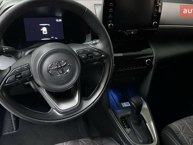 купить новое авто Тойота Yaris Cross 2024 года от официального дилера Тойота на Столичному Тойота фото