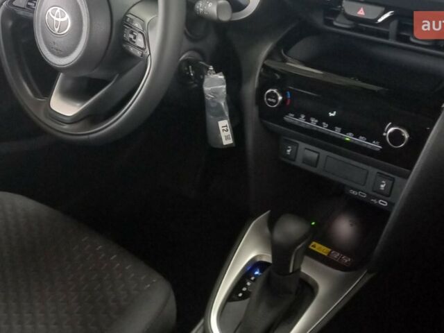 Тойота Yaris Cross, объемом двигателя 1.49 л и пробегом 0 тыс. км за 28688 $, фото 30 на Automoto.ua