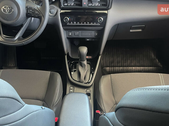 Тойота Yaris Cross, объемом двигателя 1.49 л и пробегом 0 тыс. км за 35266 $, фото 3 на Automoto.ua