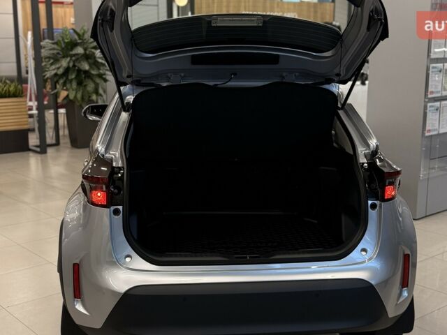 Тойота Yaris Cross, об'ємом двигуна 1.49 л та пробігом 0 тис. км за 29798 $, фото 13 на Automoto.ua