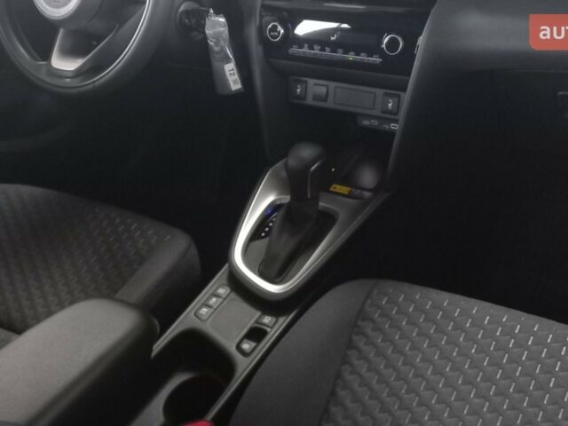 Тойота Yaris Cross, объемом двигателя 1.49 л и пробегом 0 тыс. км за 28688 $, фото 31 на Automoto.ua