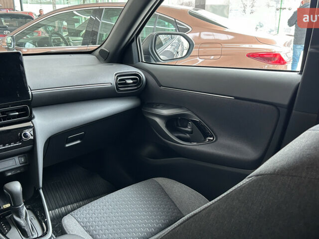 Тойота Yaris Cross, объемом двигателя 1.49 л и пробегом 0 тыс. км за 31654 $, фото 22 на Automoto.ua