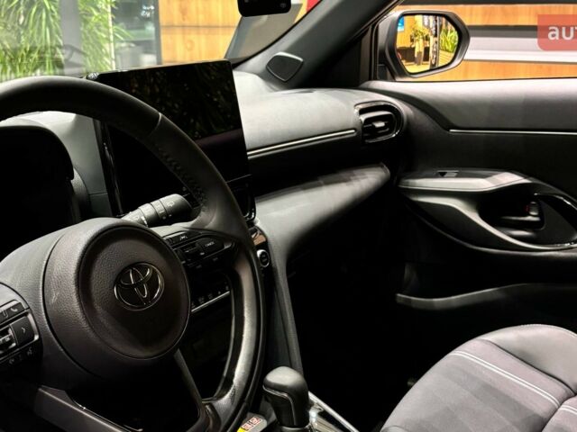 Тойота Yaris Cross, объемом двигателя 1.49 л и пробегом 0 тыс. км за 34966 $, фото 3 на Automoto.ua