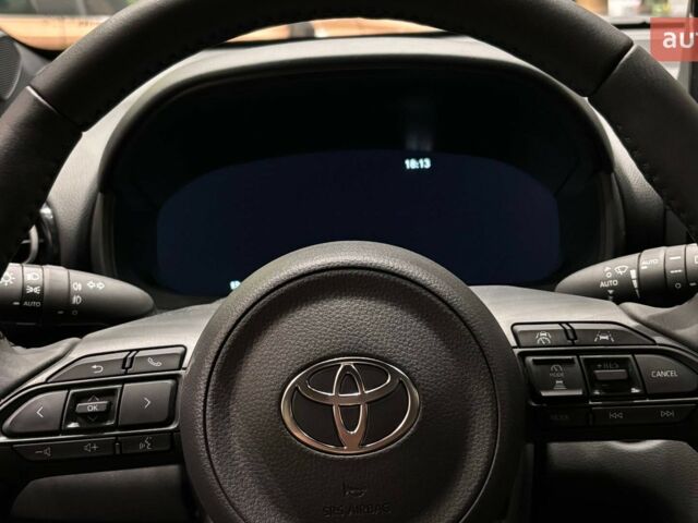 Тойота Yaris Cross, объемом двигателя 1.49 л и пробегом 0 тыс. км за 34966 $, фото 4 на Automoto.ua