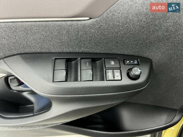 Желтый Тойота Yaris Cross, объемом двигателя 1.49 л и пробегом 15 тыс. км за 28900 $, фото 18 на Automoto.ua
