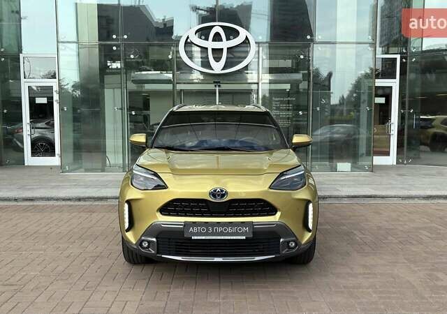Жовтий Тойота Yaris Cross, об'ємом двигуна 1.49 л та пробігом 19 тис. км за 25875 $, фото 4 на Automoto.ua