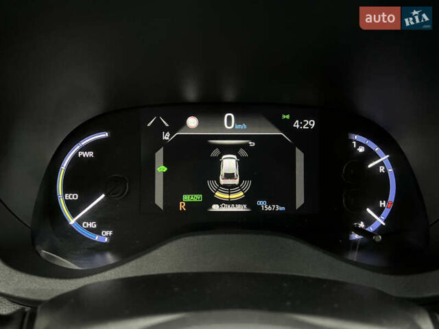 Желтый Тойота Yaris Cross, объемом двигателя 1.49 л и пробегом 15 тыс. км за 28900 $, фото 11 на Automoto.ua