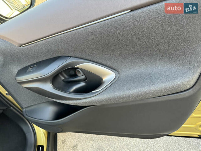 Желтый Тойота Yaris Cross, объемом двигателя 1.49 л и пробегом 63 тыс. км за 27000 $, фото 12 на Automoto.ua