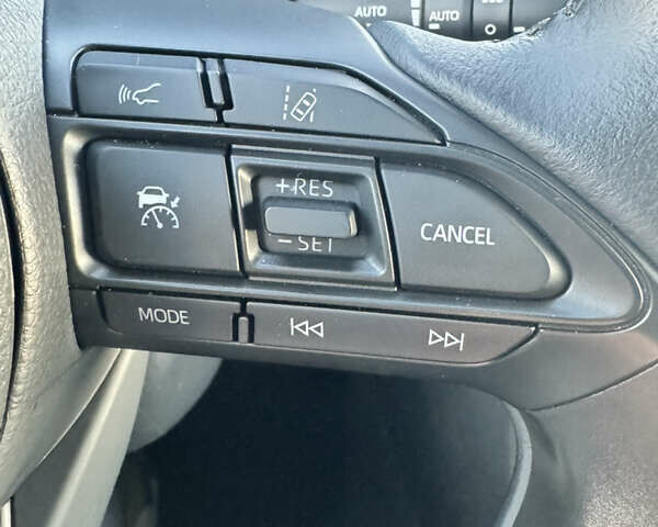 Желтый Тойота Yaris Cross, объемом двигателя 1.49 л и пробегом 63 тыс. км за 27000 $, фото 25 на Automoto.ua