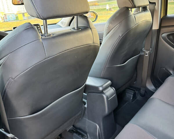 Желтый Тойота Yaris Cross, объемом двигателя 1.49 л и пробегом 63 тыс. км за 27000 $, фото 20 на Automoto.ua