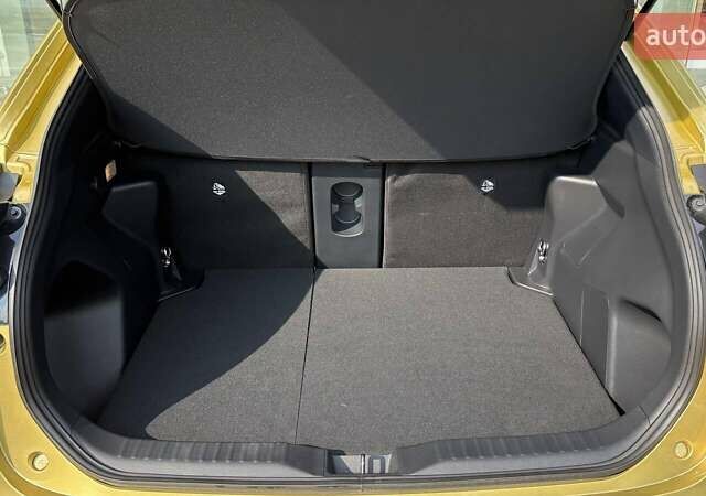 Жовтий Тойота Yaris Cross, об'ємом двигуна 1.49 л та пробігом 19 тис. км за 25875 $, фото 9 на Automoto.ua