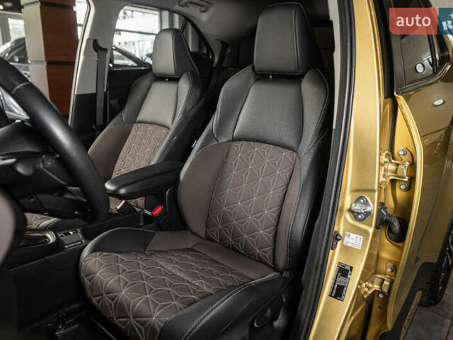 Жовтий Тойота Yaris Cross, об'ємом двигуна 1.49 л та пробігом 15 тис. км за 28999 $, фото 12 на Automoto.ua