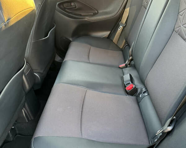 Желтый Тойота Yaris Cross, объемом двигателя 1.49 л и пробегом 63 тыс. км за 27000 $, фото 6 на Automoto.ua