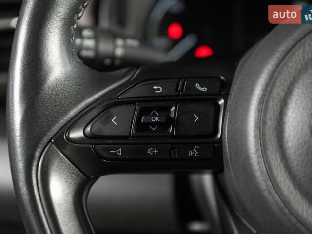 Жовтий Тойота Yaris Cross, об'ємом двигуна 1.49 л та пробігом 15 тис. км за 28999 $, фото 24 на Automoto.ua