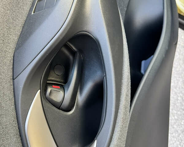 Желтый Тойота Yaris Cross, объемом двигателя 1.49 л и пробегом 63 тыс. км за 27000 $, фото 11 на Automoto.ua