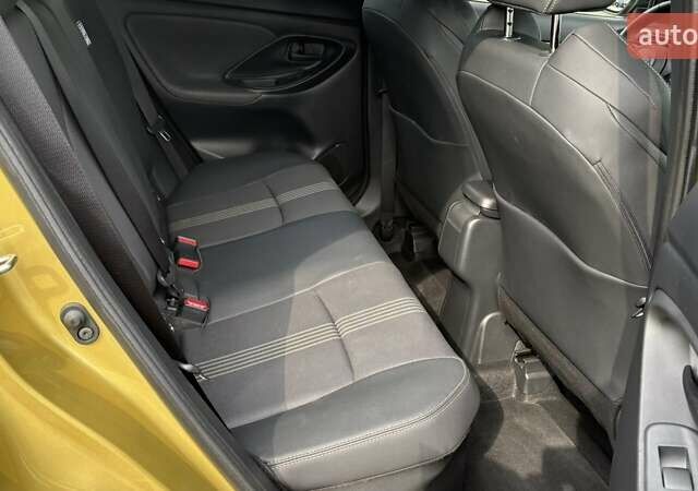 Жовтий Тойота Yaris Cross, об'ємом двигуна 1.49 л та пробігом 19 тис. км за 25875 $, фото 6 на Automoto.ua