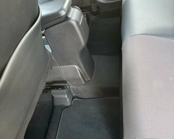 Желтый Тойота Yaris Cross, объемом двигателя 1.49 л и пробегом 63 тыс. км за 27000 $, фото 21 на Automoto.ua