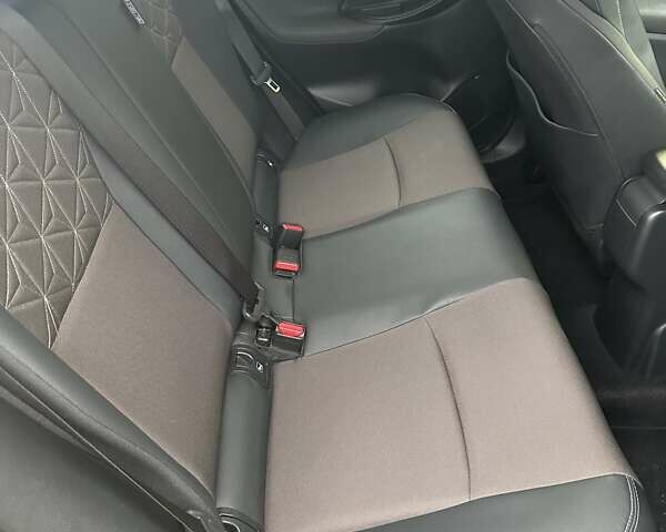 Жовтий Тойота Yaris Cross, об'ємом двигуна 1.49 л та пробігом 63 тис. км за 24900 $, фото 2 на Automoto.ua