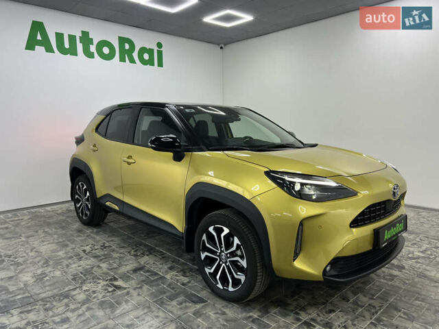 Желтый Тойота Yaris Cross, объемом двигателя 1.49 л и пробегом 15 тыс. км за 28900 $, фото 1 на Automoto.ua