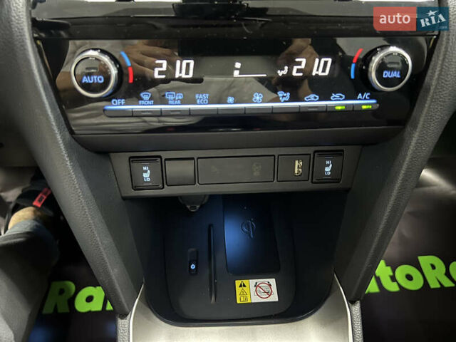 Желтый Тойота Yaris Cross, объемом двигателя 1.49 л и пробегом 15 тыс. км за 28900 $, фото 10 на Automoto.ua