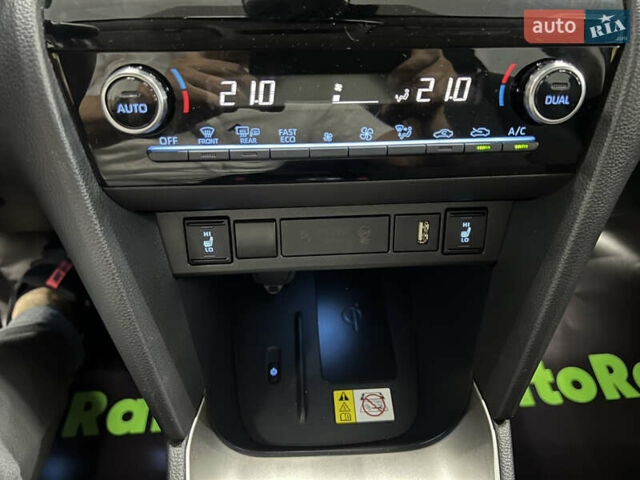 Желтый Тойота Yaris Cross, объемом двигателя 1.49 л и пробегом 15 тыс. км за 28900 $, фото 6 на Automoto.ua
