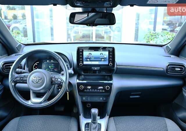 Жовтий Тойота Yaris Cross, об'ємом двигуна 1.49 л та пробігом 44 тис. км за 25880 $, фото 7 на Automoto.ua