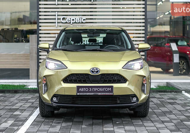 Желтый Тойота Yaris Cross, объемом двигателя 1.49 л и пробегом 36 тыс. км за 25029 $, фото 4 на Automoto.ua