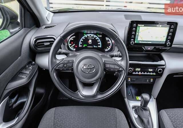 Желтый Тойота Yaris Cross, объемом двигателя 1.49 л и пробегом 36 тыс. км за 25029 $, фото 8 на Automoto.ua