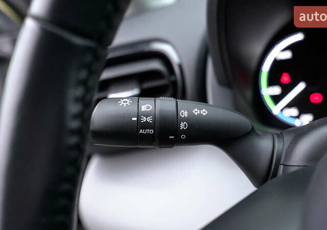 Желтый Тойота Yaris Cross, объемом двигателя 1.49 л и пробегом 36 тыс. км за 25029 $, фото 17 на Automoto.ua