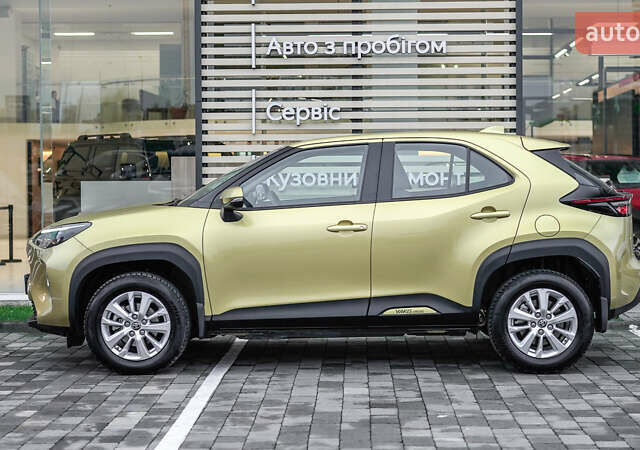 Желтый Тойота Yaris Cross, объемом двигателя 1.49 л и пробегом 36 тыс. км за 25029 $, фото 2 на Automoto.ua