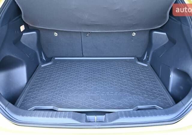 Жовтий Тойота Yaris Cross, об'ємом двигуна 1.49 л та пробігом 44 тис. км за 25880 $, фото 9 на Automoto.ua