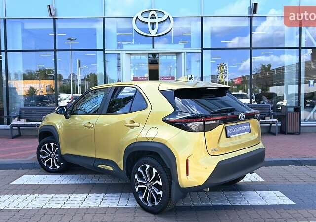 Жовтий Тойота Yaris Cross, об'ємом двигуна 1.49 л та пробігом 44 тис. км за 25880 $, фото 1 на Automoto.ua
