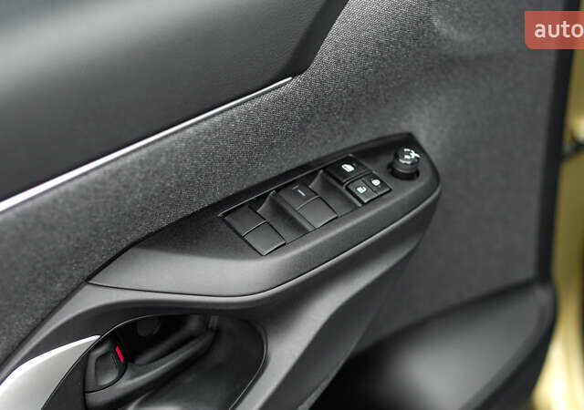 Желтый Тойота Yaris Cross, объемом двигателя 1.49 л и пробегом 36 тыс. км за 25029 $, фото 11 на Automoto.ua