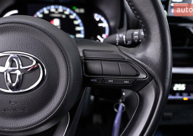 Желтый Тойота Yaris Cross, объемом двигателя 1.49 л и пробегом 36 тыс. км за 25029 $, фото 16 на Automoto.ua