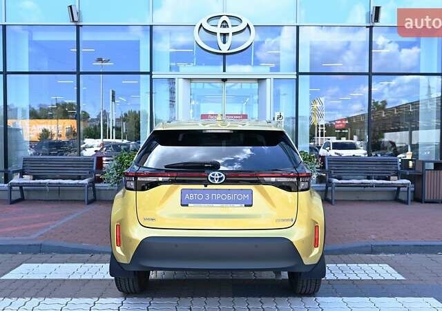 Жовтий Тойота Yaris Cross, об'ємом двигуна 1.49 л та пробігом 44 тис. км за 25880 $, фото 3 на Automoto.ua