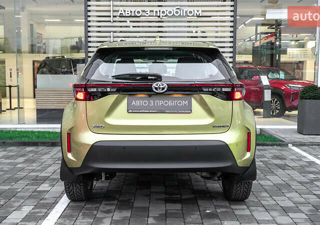 Желтый Тойота Yaris Cross, объемом двигателя 1.49 л и пробегом 36 тыс. км за 25029 $, фото 3 на Automoto.ua