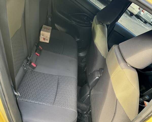 Желтый Тойота Yaris Cross, объемом двигателя 1.49 л и пробегом 17 тыс. км за 27499 $, фото 10 на Automoto.ua