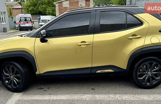 Желтый Тойота Yaris Cross, объемом двигателя 1.49 л и пробегом 17 тыс. км за 27499 $, фото 25 на Automoto.ua