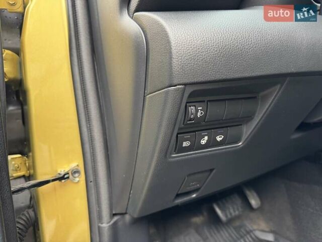 Желтый Тойота Yaris Cross, объемом двигателя 1.49 л и пробегом 17 тыс. км за 27499 $, фото 21 на Automoto.ua
