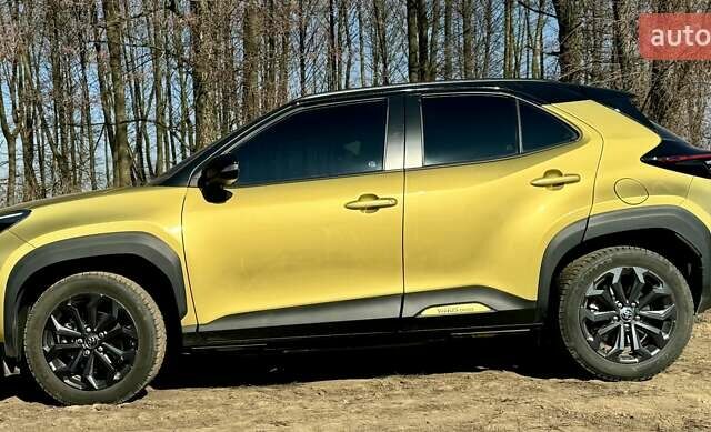Желтый Тойота Yaris Cross, объемом двигателя 1.49 л и пробегом 17 тыс. км за 27499 $, фото 39 на Automoto.ua