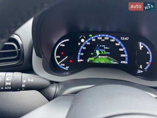 Желтый Тойота Yaris Cross, объемом двигателя 1.49 л и пробегом 17 тыс. км за 27499 $, фото 30 на Automoto.ua