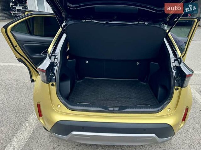 Желтый Тойота Yaris Cross, объемом двигателя 1.49 л и пробегом 17 тыс. км за 27499 $, фото 32 на Automoto.ua