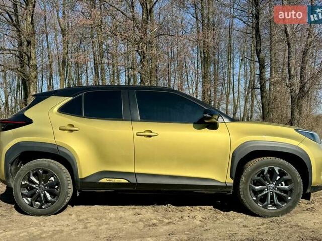 Желтый Тойота Yaris Cross, объемом двигателя 1.49 л и пробегом 17 тыс. км за 27499 $, фото 2 на Automoto.ua
