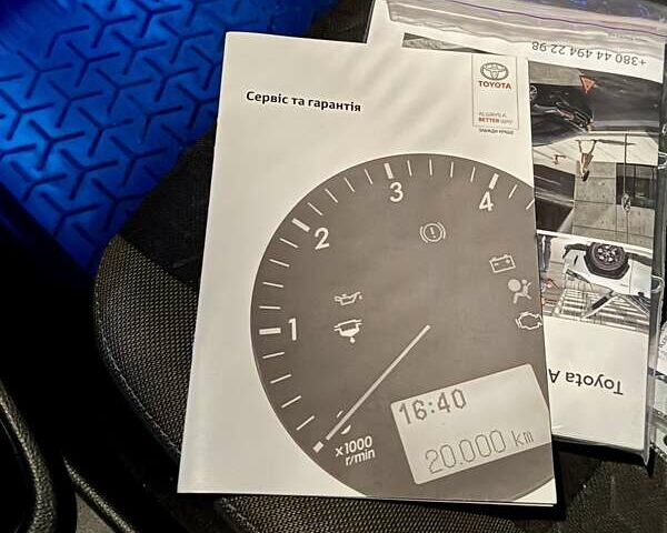 Желтый Тойота Yaris Cross, объемом двигателя 1.49 л и пробегом 17 тыс. км за 27499 $, фото 26 на Automoto.ua