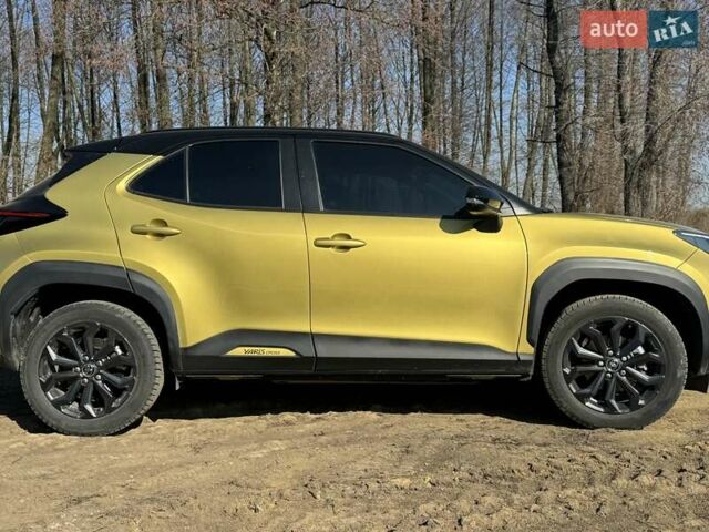 Желтый Тойота Yaris Cross, объемом двигателя 1.49 л и пробегом 17 тыс. км за 27499 $, фото 42 на Automoto.ua