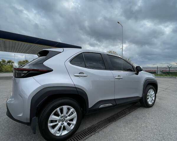 Серый Тойота Yaris Cross, объемом двигателя 1.49 л и пробегом 47 тыс. км за 24000 $, фото 6 на Automoto.ua