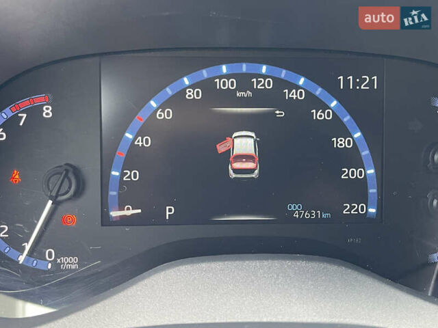 Серый Тойота Yaris Cross, объемом двигателя 1.49 л и пробегом 47 тыс. км за 24000 $, фото 34 на Automoto.ua
