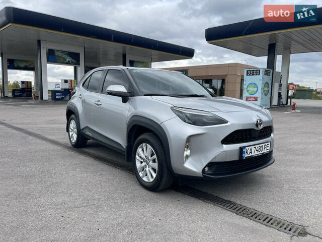 Серый Тойота Yaris Cross, объемом двигателя 1.49 л и пробегом 47 тыс. км за 24000 $, фото 16 на Automoto.ua