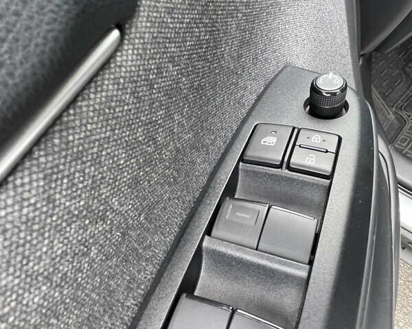 Серый Тойота Yaris Cross, объемом двигателя 1.49 л и пробегом 47 тыс. км за 24000 $, фото 30 на Automoto.ua
